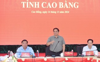 Primer Ministro motiva la construcción acelerada de la autopista Dong Dang - Tra Linh 