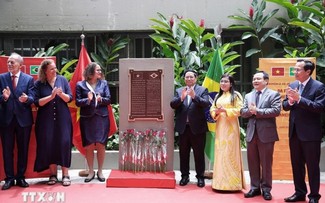 Placa conmemorativa en honor de Ho Chi Minh inaugurada en Río de Janeiro