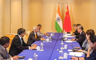 India y China discuten la desescalada de tensiones fronterizas