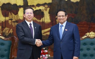 Primer Ministro vietnamita propone al grupo chino Hua Dian invertir en energía limpia