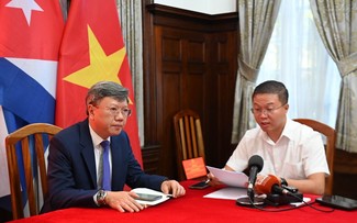 Periodistas cubanos resaltan logros de Vietnam bajo la dirección del Partido Comunista