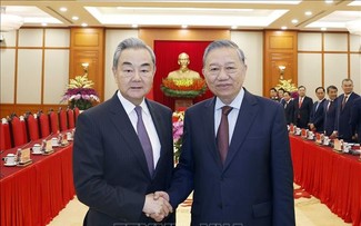 El desarrollo de las relaciones con China constituye la máxima prioridad nacional, afirma el secretario general del PCV