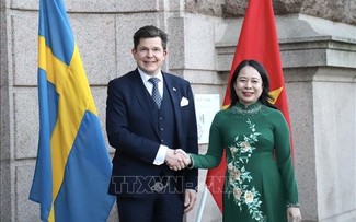 Vicepresidenta vietnamita conversa con titular del Parlamento sueco