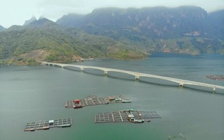 Lago Quynh Nhai: poético destino en la grandiosa naturaleza del Noroeste