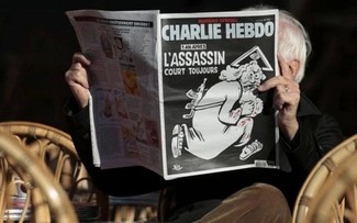 Dix ans après les attentats à Paris, Charlie Hebdo sort un numéro spécial