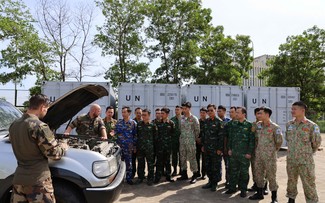 Opération de maintien de la paix de l'ONU: La France forme les officiers vietnamiens à la conduite de véhicules tout-terrain