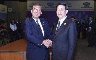 Sommet de l’APEC: rencontre de Luong Cuong avec le Premier ministre japonais Shigeru Ishiba