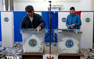 Moldova voters narrowly approve referendum to join the EU