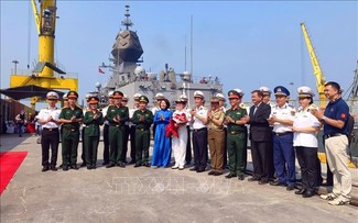 Australian naval ship visits Da Nang