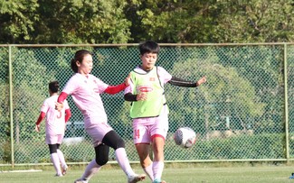 Das vietnamesische Frauenfußballteam ist bereit für das Spiel gegen China