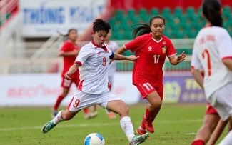 Mit dem Sieg gegen Laos zieht Vietnams Fußballmannschaft der Frauen ins Halbfinale der Südostasienmeisterschaft ein