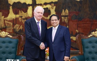 Pham Minh Chinh sollicite l’expertise de Thomas Vallely pour accélérer le développement du Vietnam