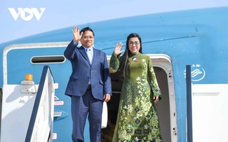 Le Premier ministre Pham Minh Chinh quitte le Koweït et se rend en visite officielle en Algérie