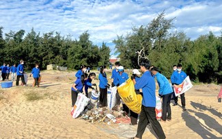 Vietnam marks World Oceans Day with nationwide environmental campaigns
