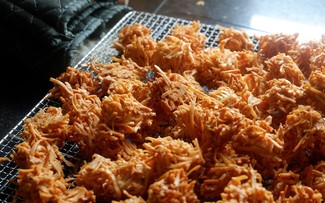 Crispy desiccated coconut cake