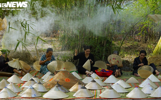 Herstellung der „Pferde”-Kegelhüte im Dorf Phu Gia in der Provinz Binh Dinh