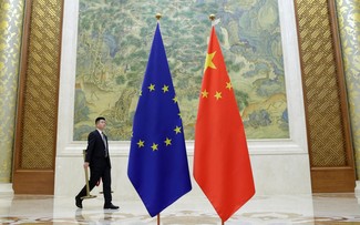 Chinas Außenminister ruft die EU zu Verhandlungen zur Lösung des Handelsstreits auf