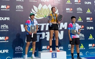 Der 16-jährige Spielerin Tran Phuong Anh gewinnt ihre zweite Goldmedaille beim internationalen Pickleball-Turnier