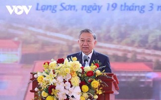 KPV-Generalsekretär To Lam nimmt an der Grundsteinlegung für Internate in Lang Son teil