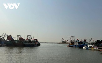 广宁省加强管理，打击非法、不报告和不管制捕捞行为