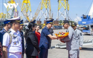  Indonesian Coast Guard ship makes first Vietnam visit 