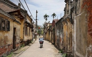 Hanoi's 500-year-old village houses fashion, art event