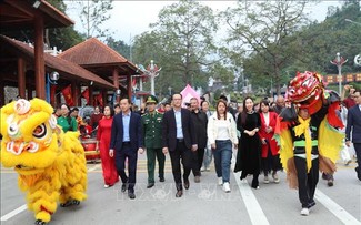  Vietnam welcomes international arrivals on New Year's Day