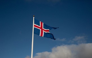 Iceland plans referendum on EU negotiations