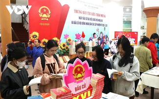 Hue exhibition featuring 350 photos, documents on legislative elections 