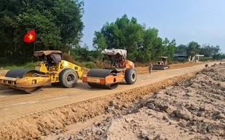 Hari Raya Tet di Lokasi Konstruksi Proyek-Proyek Titik Berat