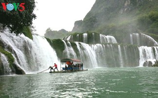 東南アジア最大の滝「バンゾク」滝