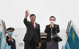 Top leader of Laos begins state visit to Vietnam