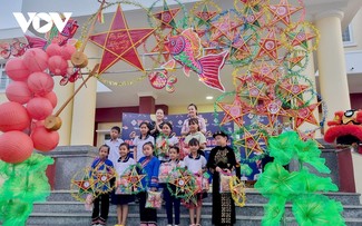 Central highland children celebrate Mid-Autumn Festival