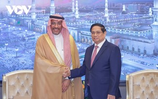 PM suggests Vietnam, Saudi Arabia raise two-way trade to 5-10 billion USD