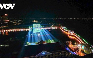 Tourism Festival-Ninh Kieu Lantern Night opens