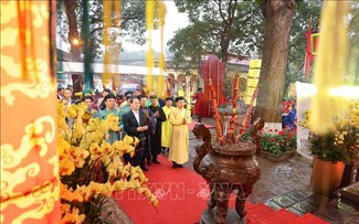 Royal incense-offering ritual reenacted at Thang Long Imperial Citadel