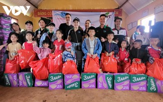 Early Mid-Autumn Festival comes to children in Dak Lak’s remote areas 