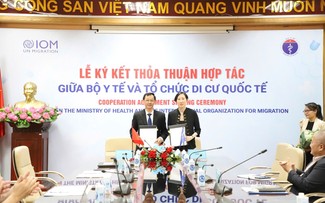 Vietnam, IOM foster cooperation in improving migrants’ health service