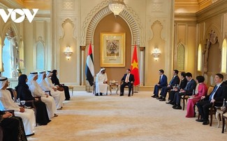 PM urges greater connectivity between Vietnam and UAE