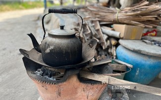 Phu Tho hamlet preserves traditional earthen stove-making craft