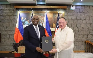 Philippines, US sign military intelligence-sharing deal 