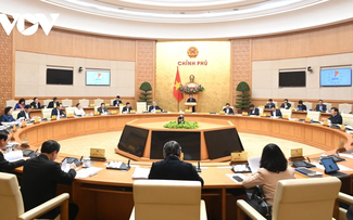 PM chairs Government law-building session