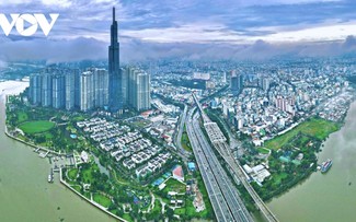 Vietnam's first steps towards establishing international financial centers 