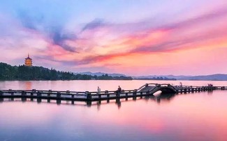 West Lake and tea- cultural similarities between Hanoi and Hangzhou