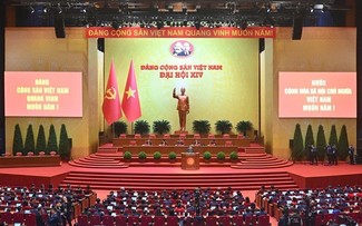 Global media spotlights first working day of Vietnam’s Party Congress 