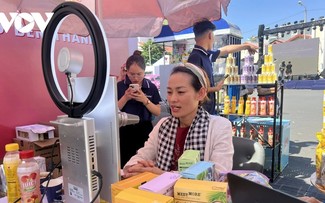 ベトナムで急成長するSNSライブコマース ～消費者との新たな絆づくり～