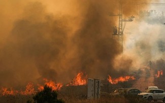 レバノンとパレスチナのガザ地区で空爆 犠牲者増え続ける