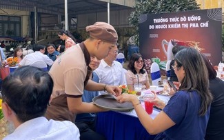 「Cafe More Hanoi」: 視覚障がい者の可能性を広げる新たな挑戦