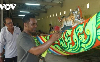 クメール族の競漕船「ゲー・ゴー」を彩るマスコット