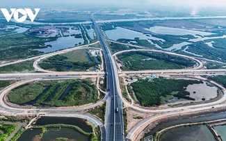 インフラ分野での突破口づくり：2025年のベトナムの足跡と発展への志の結集